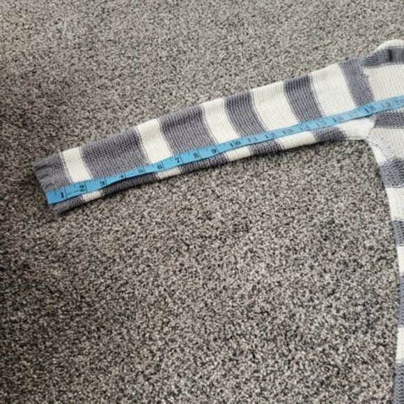 Striped‎ Gray White Sweater Anthropologie Quinn - Picture 3 of 11